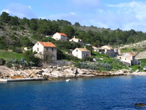 Afbeelding uit fotogalerij van islandescape-bisevo in Biševo