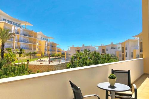 Albufeira l AMAZING terrasse with jacuzzi Encosta da Orada