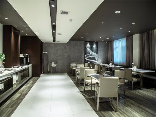 Jinjiang Inn Select Qiaosinan Metro Station, Hangzhou 레스토랑 또는 맛집
