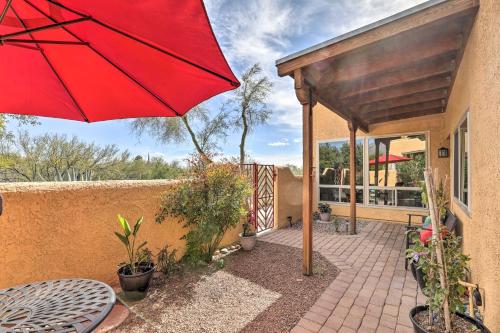 Bright Tucson Townhome with Patio, 11 Mi to Downtown