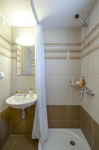 Gallery image of Mateus 2 in Plaka
