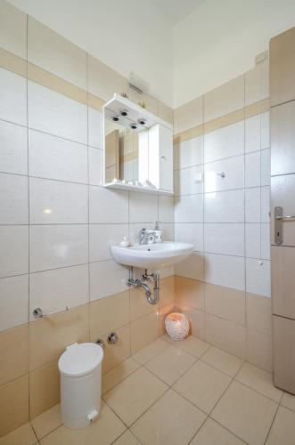 Gallery image of Mateus 2 in Plaka