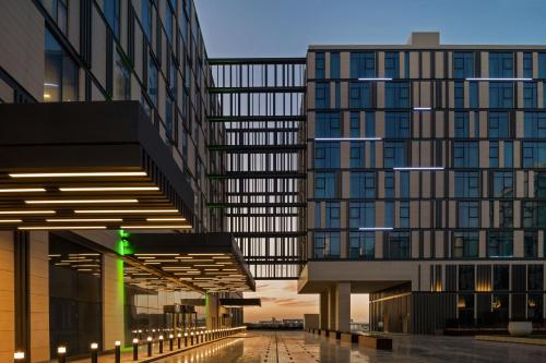 Holiday Inn Dubai Al-Maktoum Airport by IHG Image