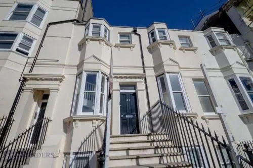 The i360 flat, penthouse, sea view, large private roof terrace, central Brighton 2 bedroom flat photo 56