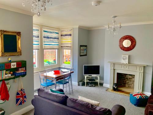 A seating area at Alberts View 