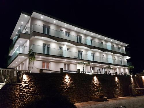 Bangunan di mana terletaknya hotel
