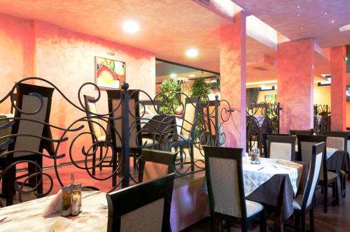 Εστιατόριο ή άλλο μέρος για φαγητό στο Apart Hotel Flora Residence Daisy