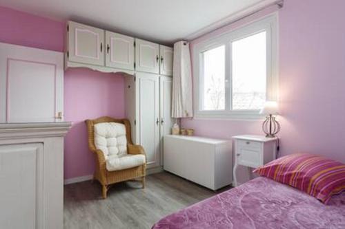 Postel nebo postele na pokoji v ubytování REFAIT A NEUF Appartement proche de Paris