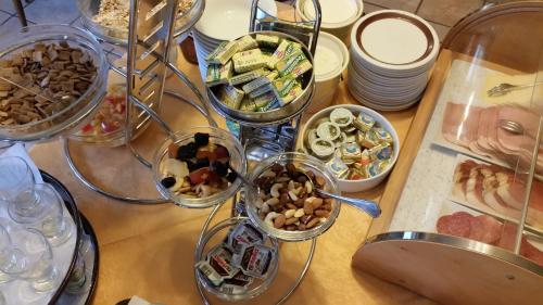 ホテルの敷地内または近くでの食事または食べ物