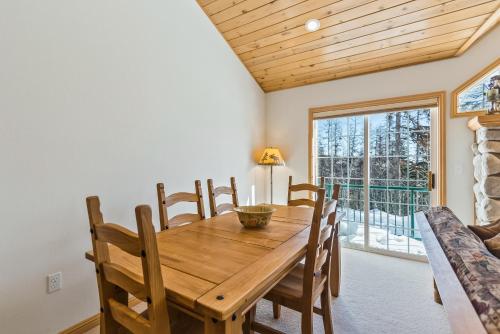 Φωτογραφία από το άλμπουμ του Schweitzer Ullr Retreat σε Sandpoint