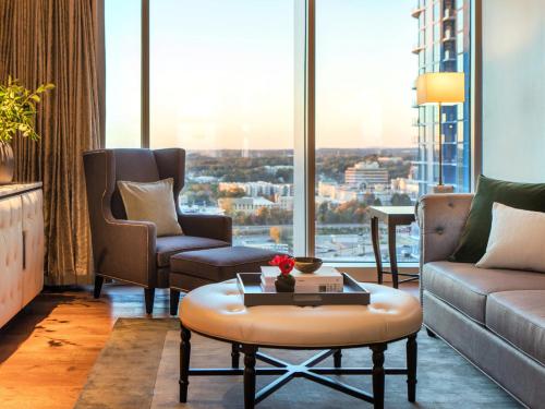Posezení v ubytování Kimpton Tryon Park Hotel by IHG
