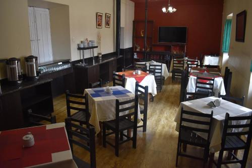 Restauracja lub miejsce do jedzenia w obiekcie Colonial Plaza Hotel