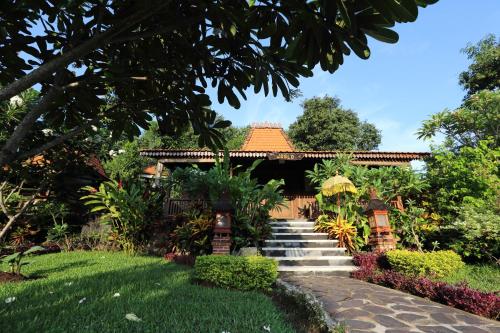 Jardí fora de Shanti Natural Panorama View Hotel