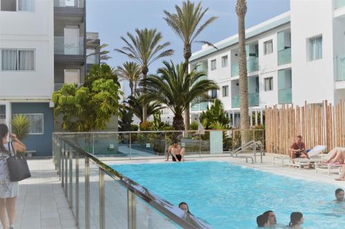COZY & confortable Junior Suite by Bristo Sunset # GOOD WIFI, terrace and POOL