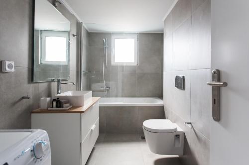 Spacious 1BD Apartment near HELEXPO Marousi by UPSTREET