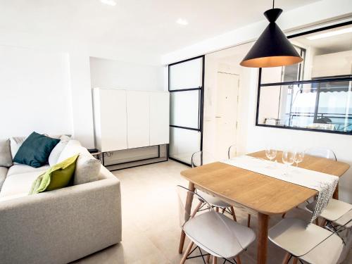 Zona d'estar a Apartment Velazquez by Interhome