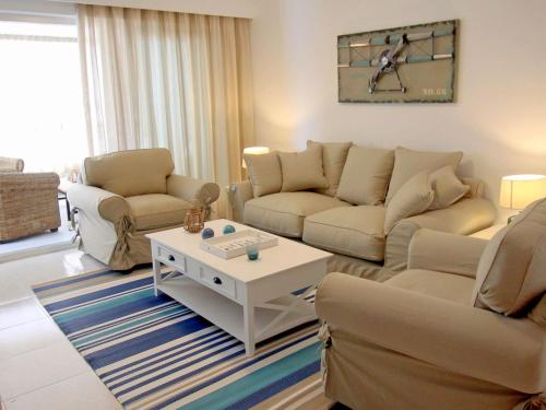 Posezení v ubytování Apartment Tor Serena by Interhome
