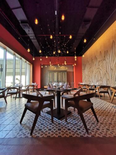 Veitingastaður eða matsölustaður á Barceló Maya Riviera - All Inclusive Adults Only