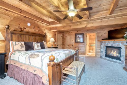 Ένα ή περισσότερα κρεβάτια σε δωμάτιο στο Misty Mountaintop #52