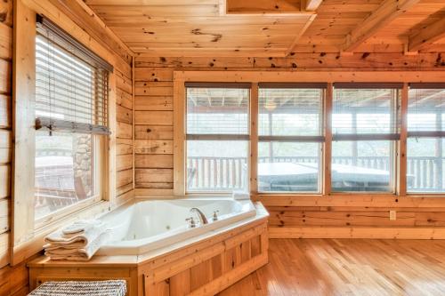 Φωτογραφία από το άλμπουμ του Misty Mountaintop #52 σε Sevierville