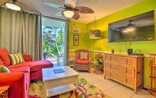 พื้นที่นั่งเล่นของ KoNA ISLANDER INN CONDOS