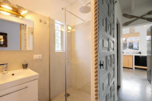 Kylpyhuone majoituspaikassa Villa Clara Ibiza
