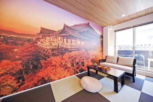 大阪市にあるカーサコモダ難波の中国の壁画が施されたリビングルーム