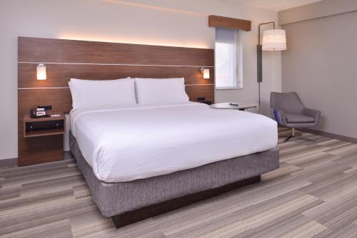 Holiday Inn Express New Orleans - St Charles, an IHG Hotel Image
