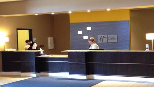 Μέλη του προσωπικού του Holiday Inn Express and Suites Columbia University Area by IHG
