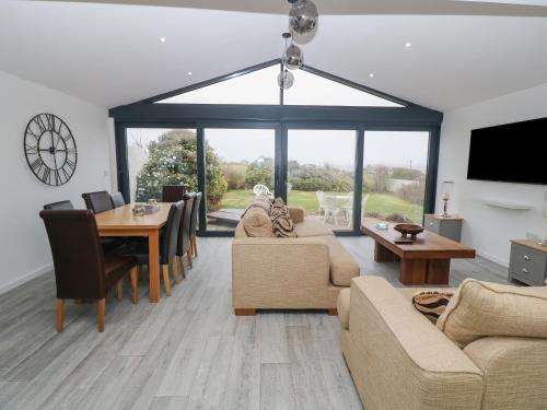 Lake View Cottage – Photos 2