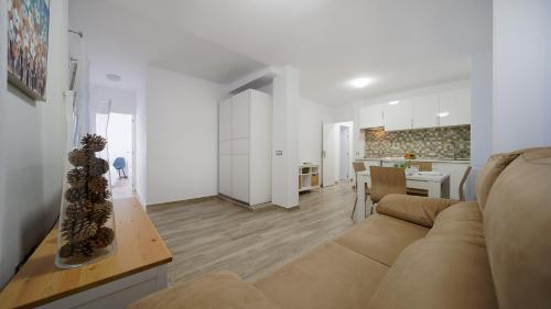 Julia's Sweet Home Mesa y Lopez
