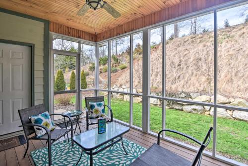 Gallery image of Peaceful Family-Friendly Home with Fireplace and Porch in Weaverville