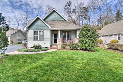 Gallery image of Peaceful Family-Friendly Home with Fireplace and Porch in Weaverville