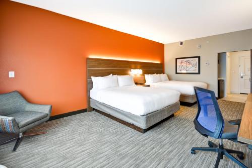 Postel nebo postele na pokoji v ubytování Holiday Inn Express - Evansville by IHG