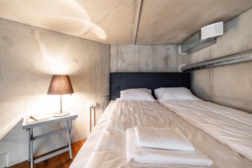 Postel nebo postele na pokoji v ubytování Dream Stay - Modern City Centre Lofts with High Speed Wifi 500Mbps
