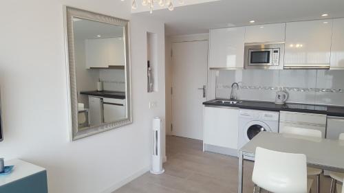 COZY & confortable Junior Suite by Bristo Sunset # GOOD WIFI, terrace and POOL
