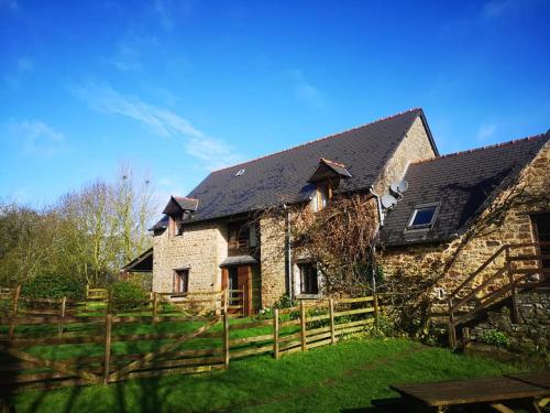 ロズ・シュル・クエノンにあるChambres d'Hôtes Ferme de la Baieのギャラリーの写真