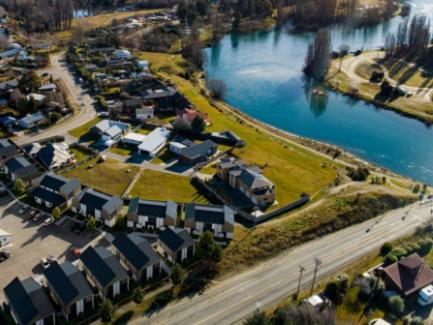 Apartment Riverside Townhouse Wanaka Albert Town New Zealand Booking Com