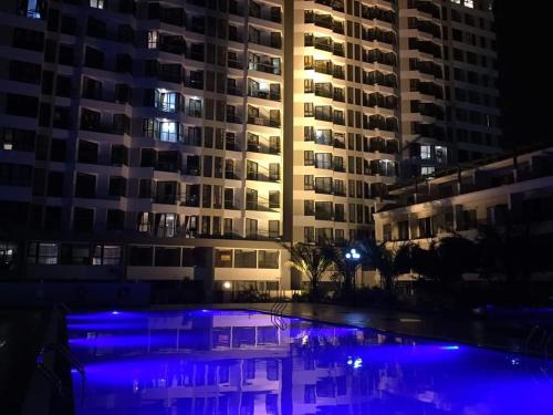 Kolam renang di atau dekat dengan Khánh Phong Apartment 1 BR Greenbay Garden