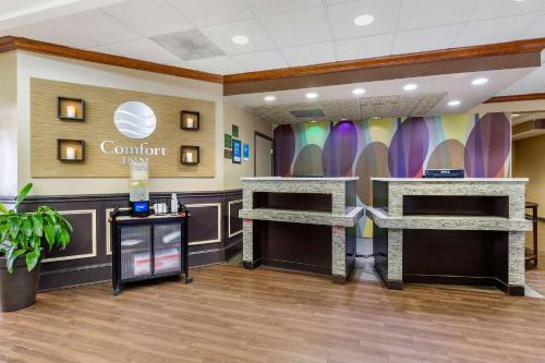 a waiting room at a hospital with a basketball hoop at Comfort Inn Blythewood - North Columbia in Blythewood