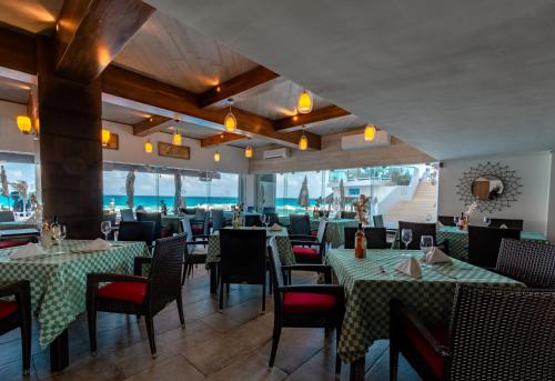 Restoran või mõni muu söögikoht majutusasutuses Ocean Dream Cancun by GuruHotel
