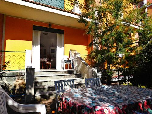 Imagen de la galería de Villino a 20 metri dal mare, en Levanto