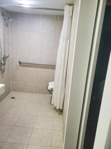 Deerfield Inn & Suites – Photos 3