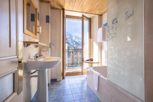 Afbeelding uit fotogalerij van La Croix Blanche in Chamonix-Mont-Blanc