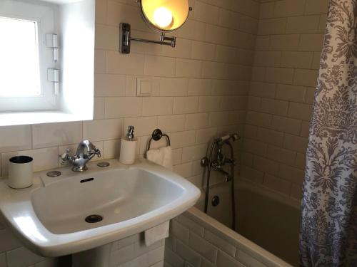 Charming Apartment in Alfama with river view!