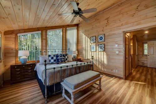 Φωτογραφία από το άλμπουμ του Lodge on the Lake σε Blue Ridge