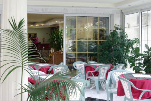 Restauracja lub miejsce do jedzenia w obiekcie Hotel Chronis