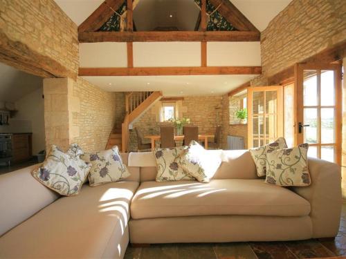 Calcot Peak Barn – Photos 3