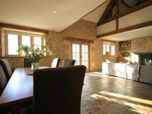 Calcot Peak Barn – Photos 5