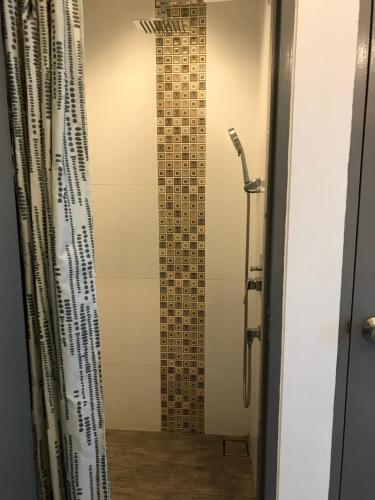 Phòng tắm tại GrandBlue Condominium Mae Phim TOP FLOOR WITH SEA VIEW 706